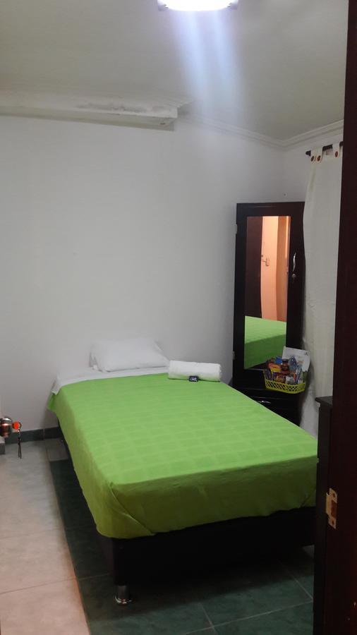 Hostal Deluxe Santander. Manizales Bagian luar foto