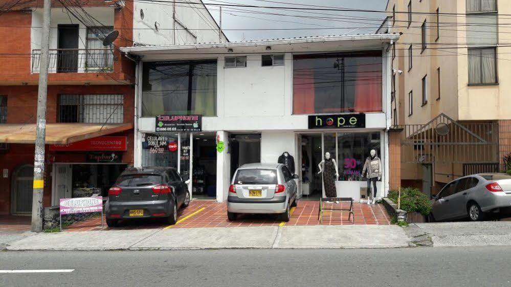 Hostal Deluxe Santander. Manizales Bagian luar foto