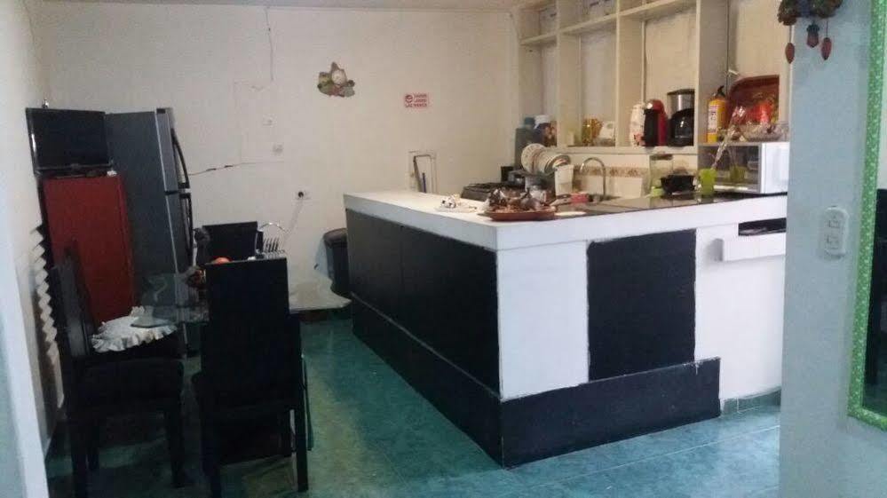 Hostal Deluxe Santander. Manizales Bagian luar foto