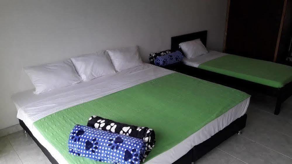 Hostal Deluxe Santander. Manizales Bagian luar foto