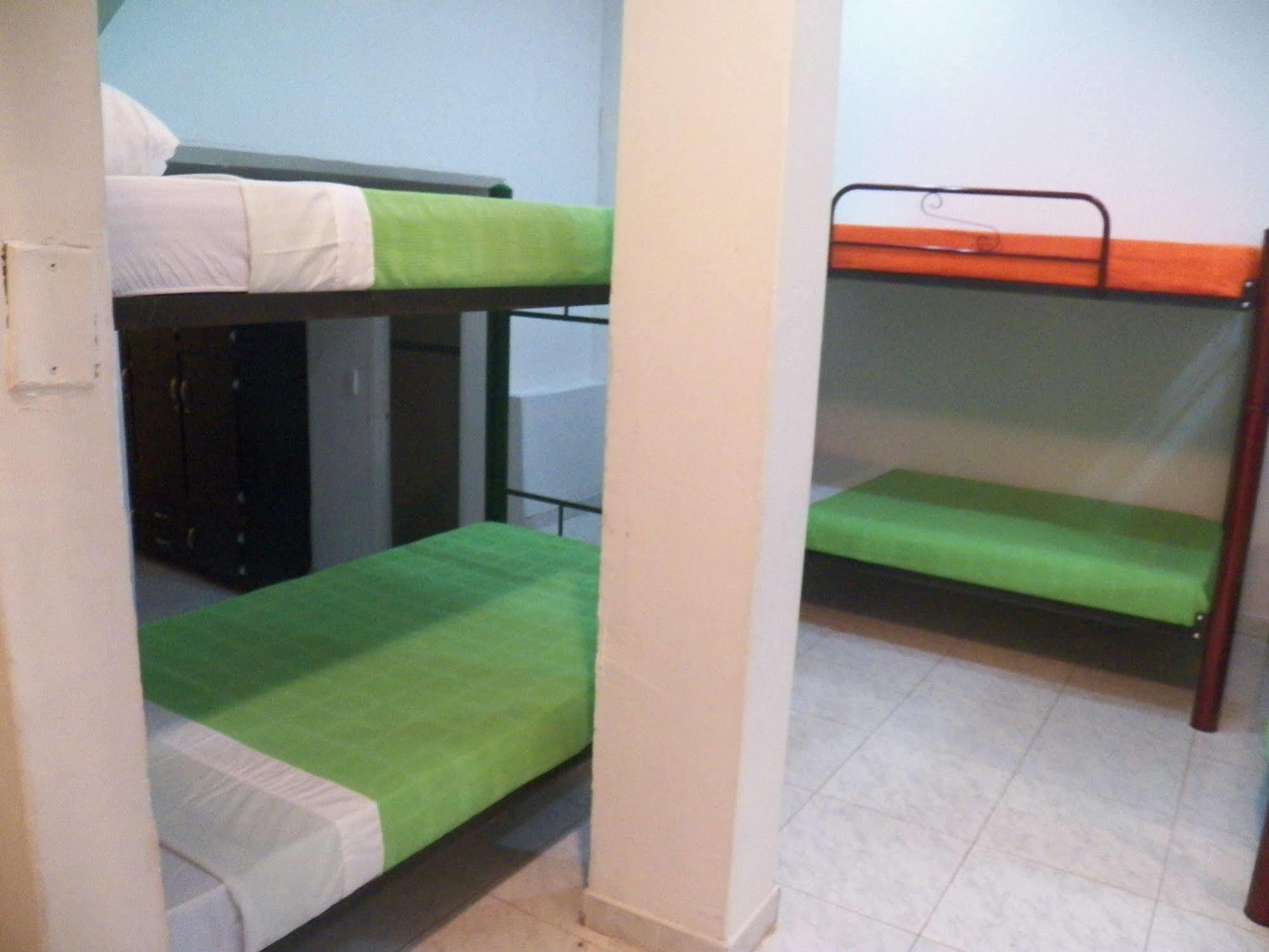 Hostal Deluxe Santander. Manizales Bagian luar foto