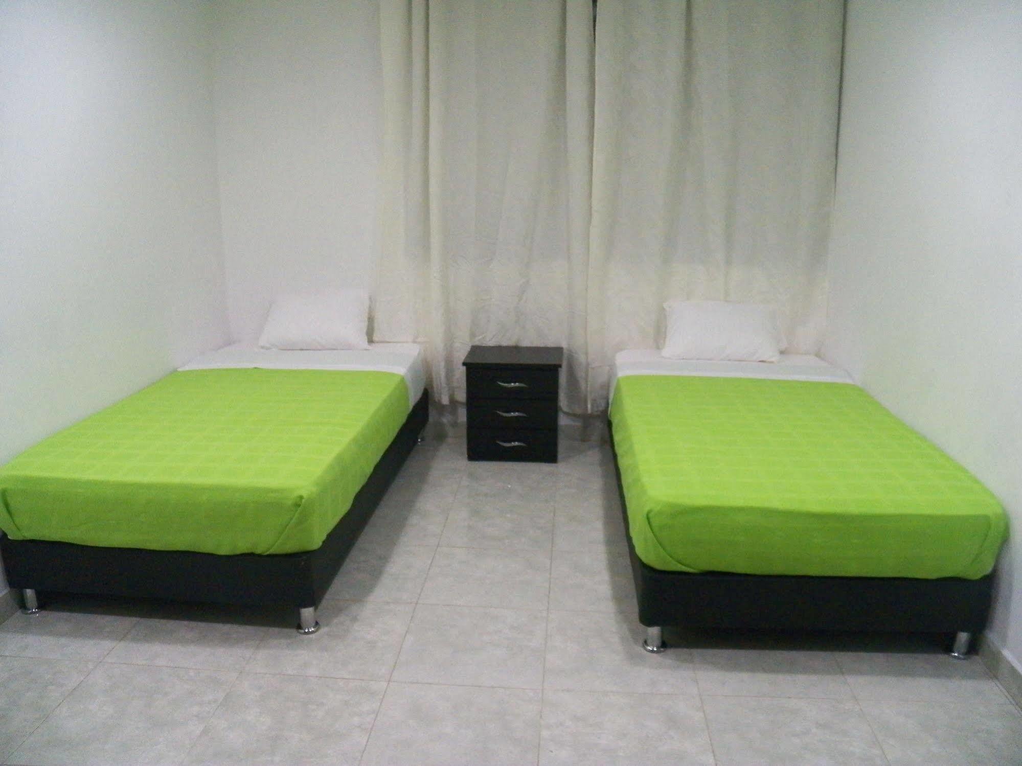 Hostal Deluxe Santander. Manizales Bagian luar foto