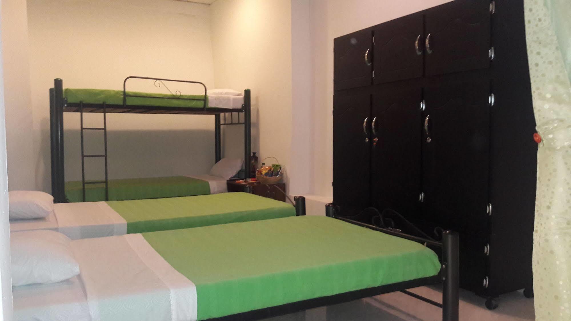 Hostal Deluxe Santander. Manizales Bagian luar foto