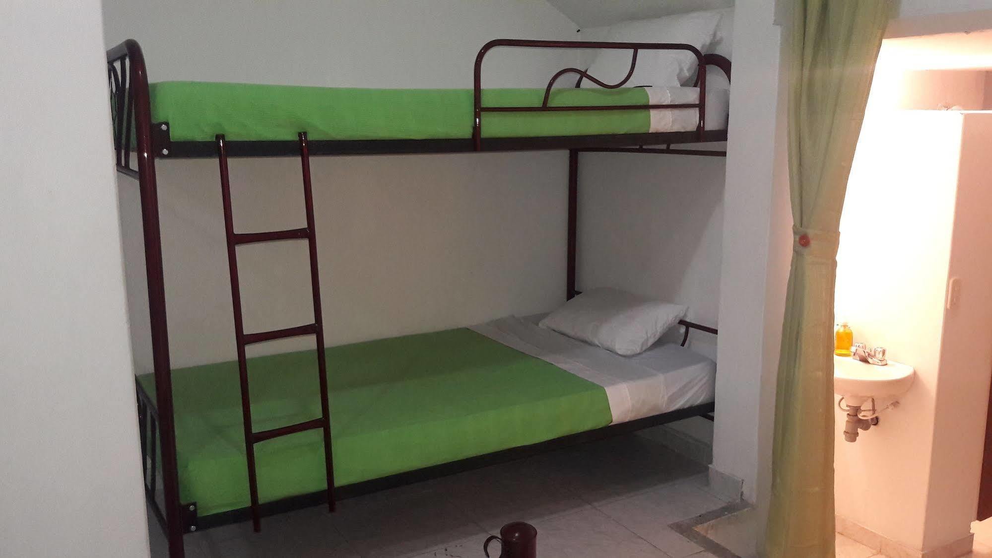 Hostal Deluxe Santander. Manizales Bagian luar foto