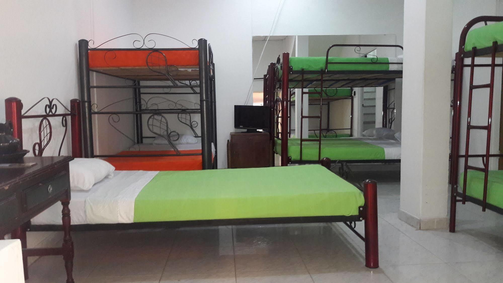 Hostal Deluxe Santander. Manizales Bagian luar foto