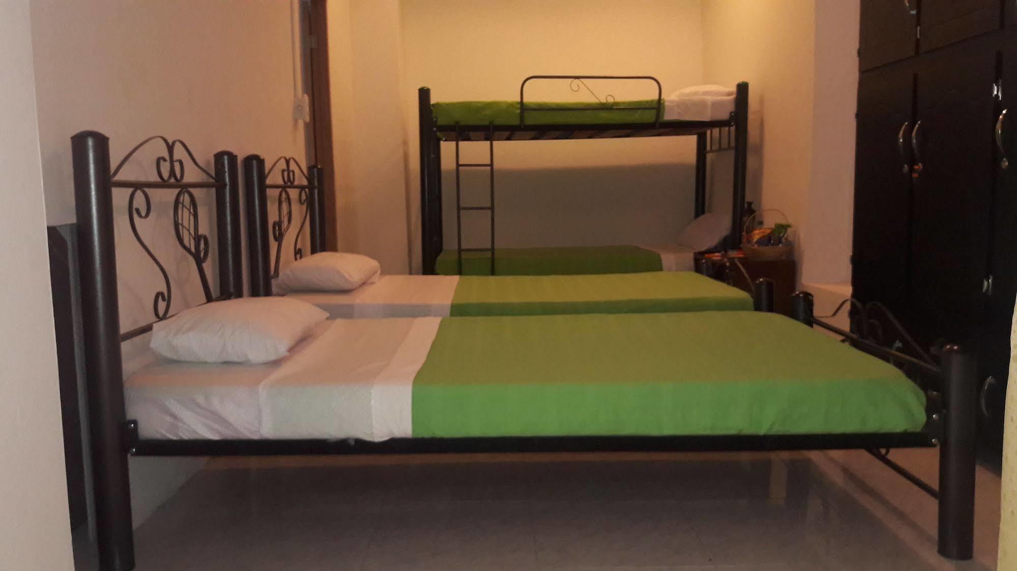 Hostal Deluxe Santander. Manizales Bagian luar foto