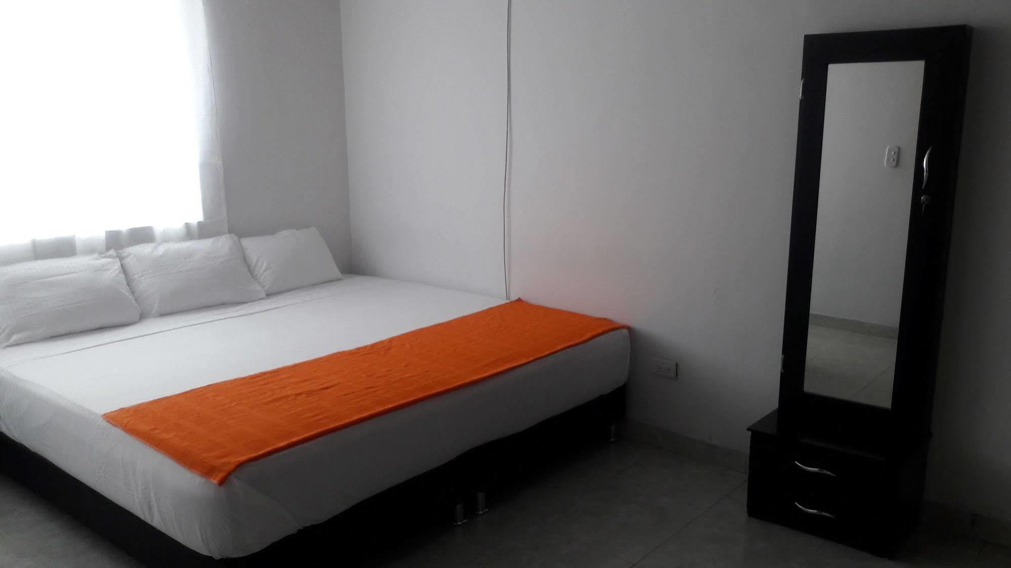 Hostal Deluxe Santander. Manizales Bagian luar foto