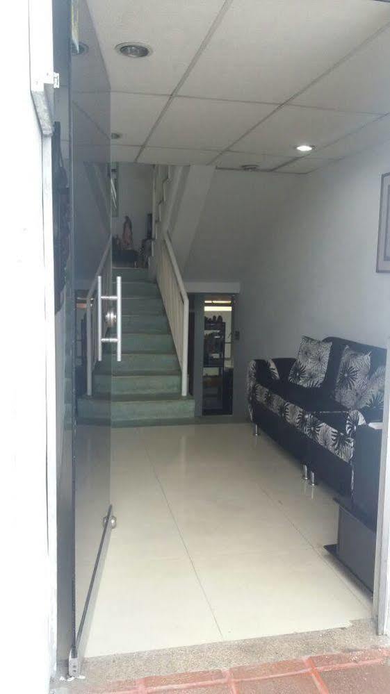 Hostal Deluxe Santander. Manizales Bagian luar foto