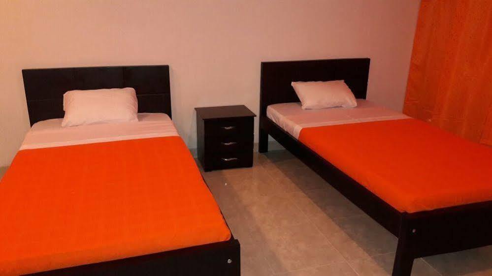 Hostal Deluxe Santander. Manizales Bagian luar foto